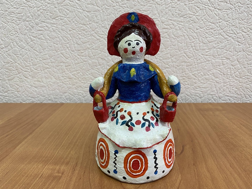 Дама с коромыслом