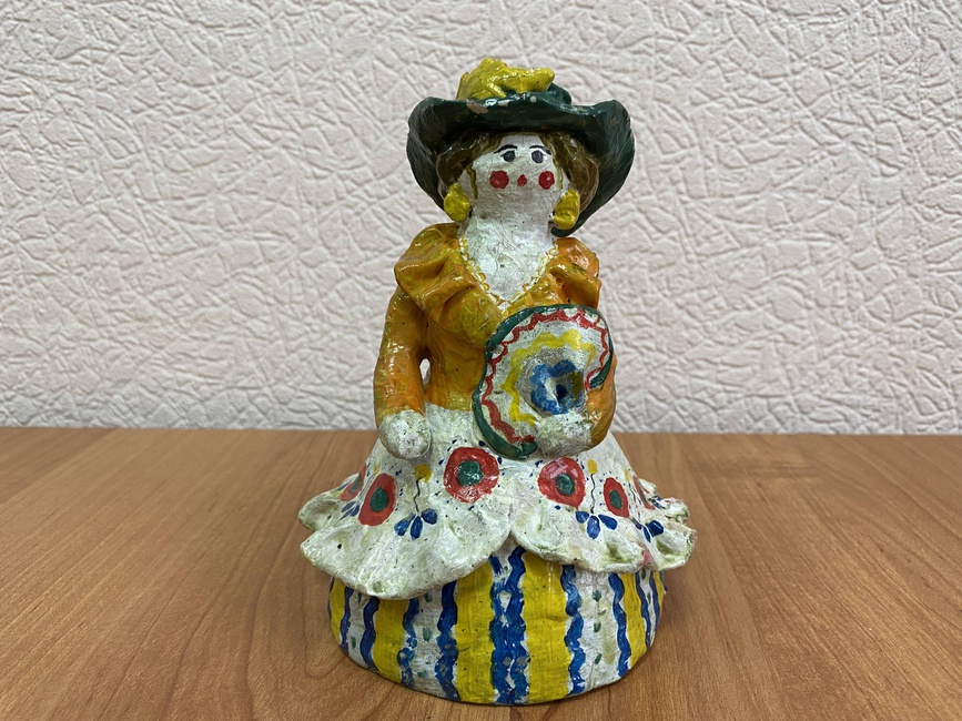 Дама с веером